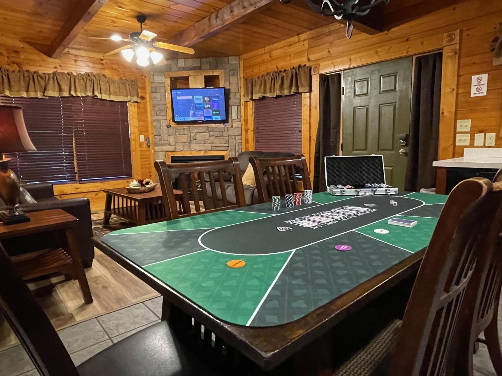 Spacious Resort Log Cabin, Easy Drive, Hot Tub, Arcade Gameroom, Mountain Vibe Gatlinburg Exterior foto