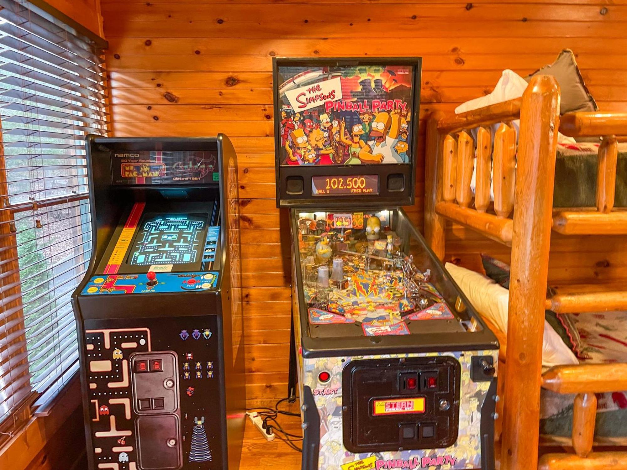 Spacious Resort Log Cabin, Easy Drive, Hot Tub, Arcade Gameroom, Mountain Vibe Gatlinburg Exterior foto